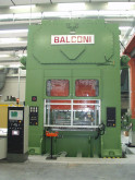 Spécial EMO 2005 : une presse automatique de 630 t avec système de ralentissement Esadrive sur le stand BALCONI