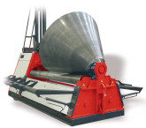 Spécial INDUSTRIE 2009 : la rouleuse DAVI MCB est destinée au roulage des tôles de 10 à 100 mm d'épaisseur, jusqu'à six mètres de longueur