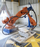 Une cellule de fraisage robotisée avec un robot ABB installée par AXIOME chez Greau Polyester