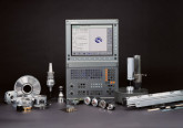 Spécial EMO 2003 : sur son stand, HEIDENHAIN exposera sa gamme de systèmes de mesure et de commandes numériques