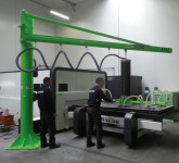 Manutention de tôle acier sur machine de découpe laser
