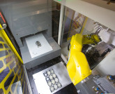 Une cellule d'usinage avec un module de mesure et un logiciel correcteur